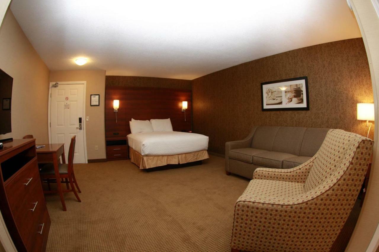 Two-Bedroom Queen Suite,815561960:JPEG